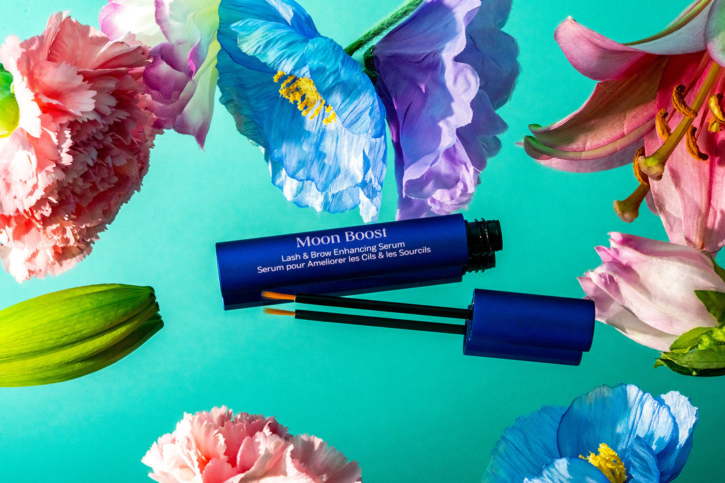 close up of prostaglandins in lash serum for natural lash care